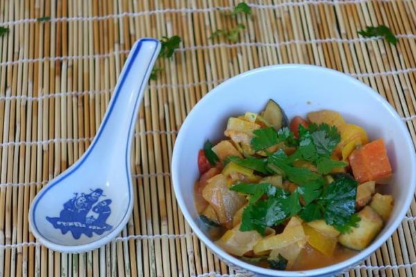 Veganes Gemüse Curry Low Carb Gericht