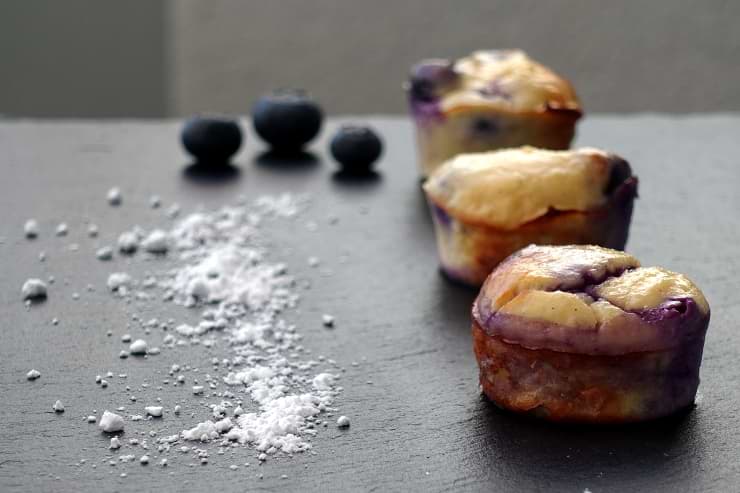 Low Carb Quark-Protein-Muffins mit Heidelbeeren
