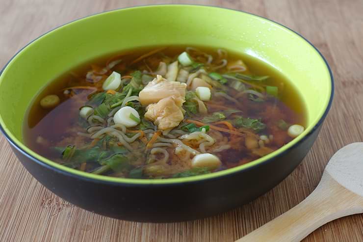 Leckere Miso-Suppe im Low Carb Style.